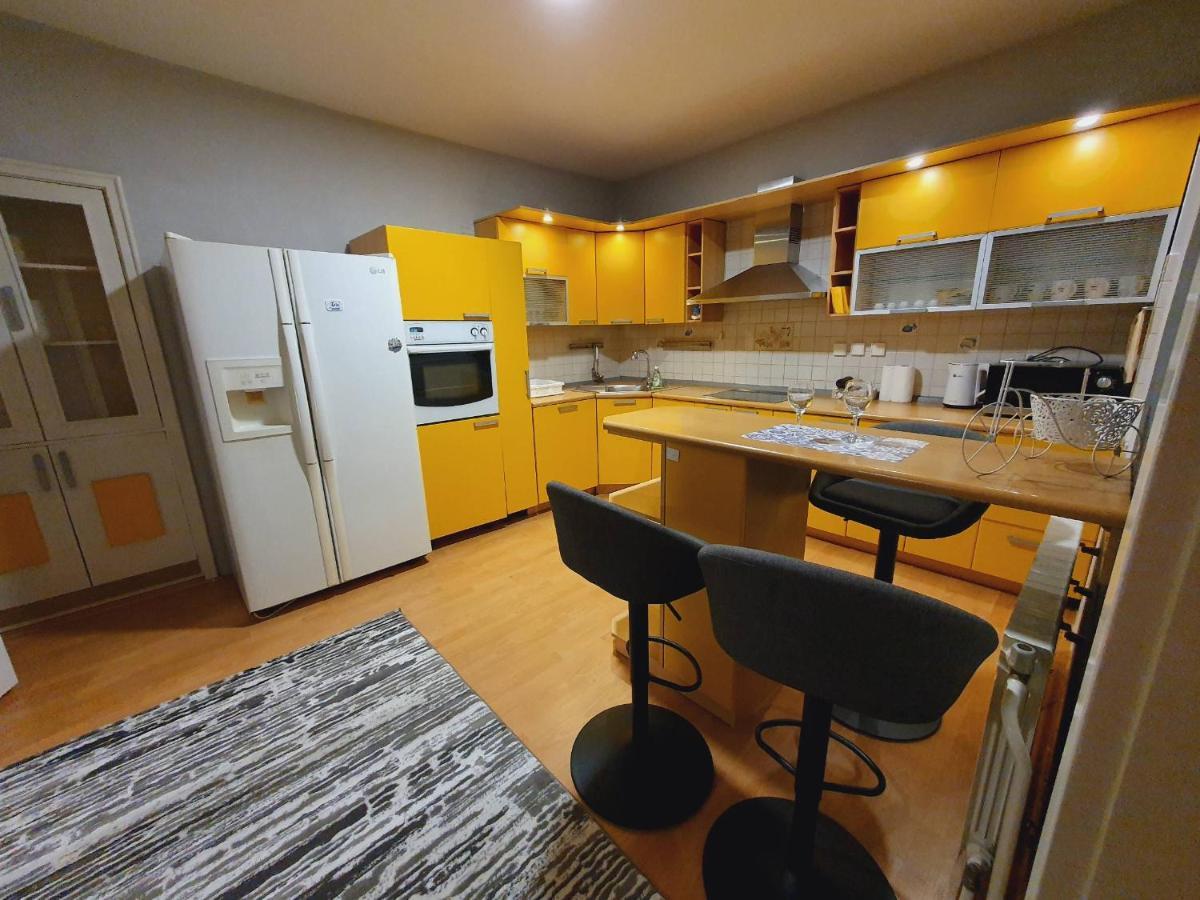 Apartments Arna Вісоко Екстер'єр фото